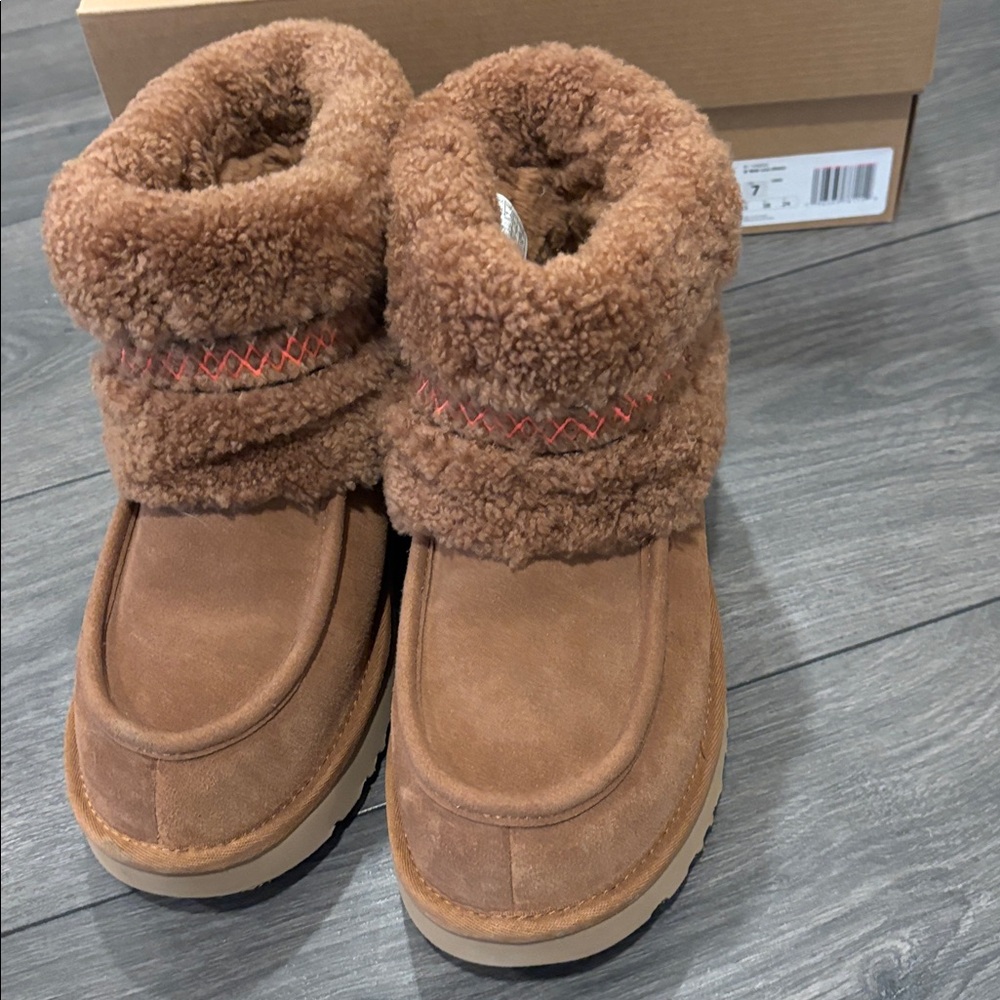 Ugg mini with braiding. Chestnut Brown Shearling Boots. Sz 7 Like New!
